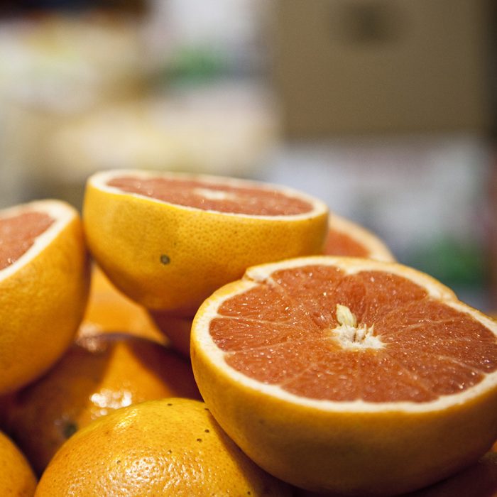 Tapiales, Provincia de Buenos Aires. Pomelo en el Mercado Central.